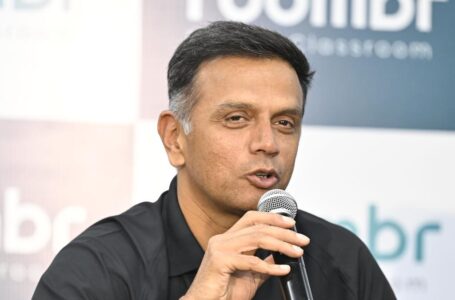 Dravid turns up for league, has a stint with son Anvay